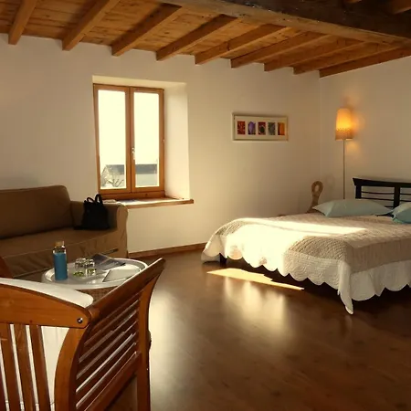 Plaine Et Colline Et Table D'hotes Isere * Gillonnay