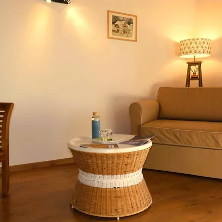 Plaine Et Colline Et Table D'hotes Isere Bed & Breakfast