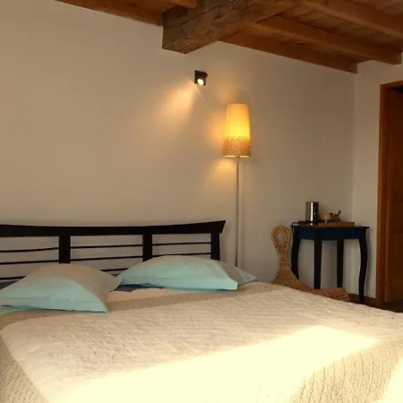 Plaine Et Colline Et Table D'hotes Isere *