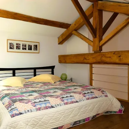 Bed & Breakfast Plaine Et Colline Et Table D'hotes Isere