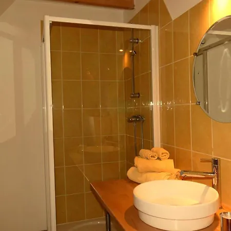 Bed & Breakfast Plaine Et Colline Et Table D'hotes Isere Gillonnay