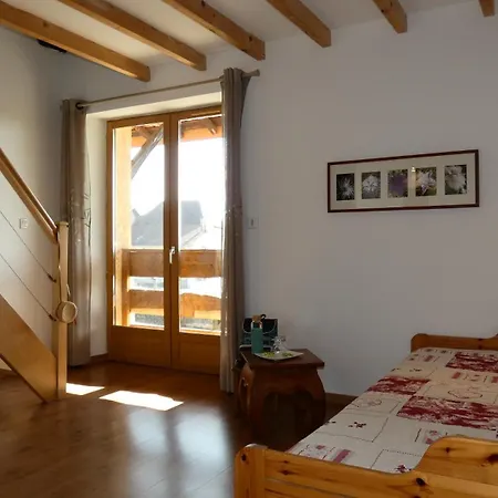 Plaine Et Colline Et Table D'hotes Isere