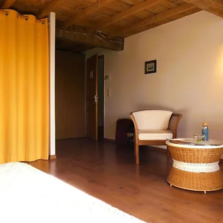 Plaine Et Colline Et Tables D'hotes Isere 3*